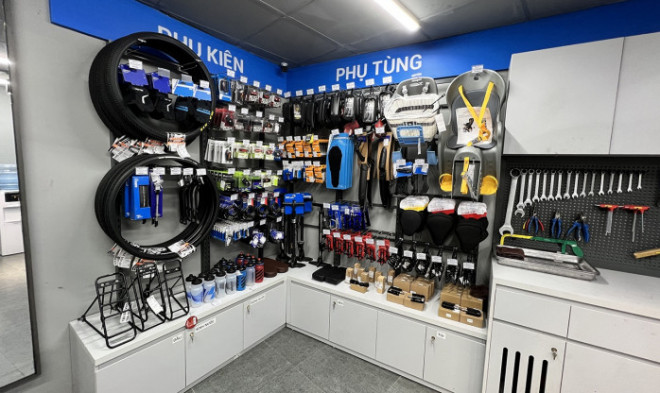 Không chỉ bán xe, dịch vụ cung cấp phụ tùng cho xe đạp cũng sôi động