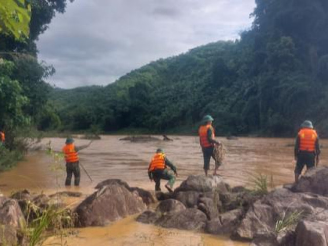 Tin tức trong ngày - Một thanh niên mất tích khi bơi qua dòng nước xiết ở Quảng Nam