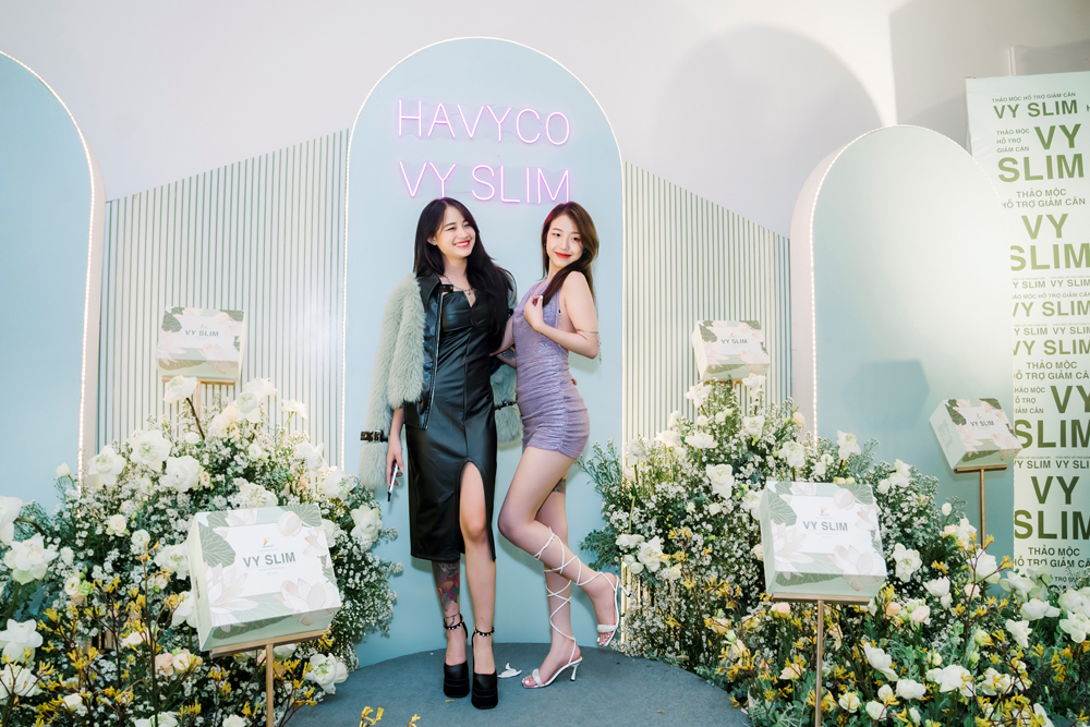 Láo Soái Nhi, Hoài Thu đọ dáng nóng bỏng trong sự kiện ra mắt sản phẩm của Havyco Group - 2