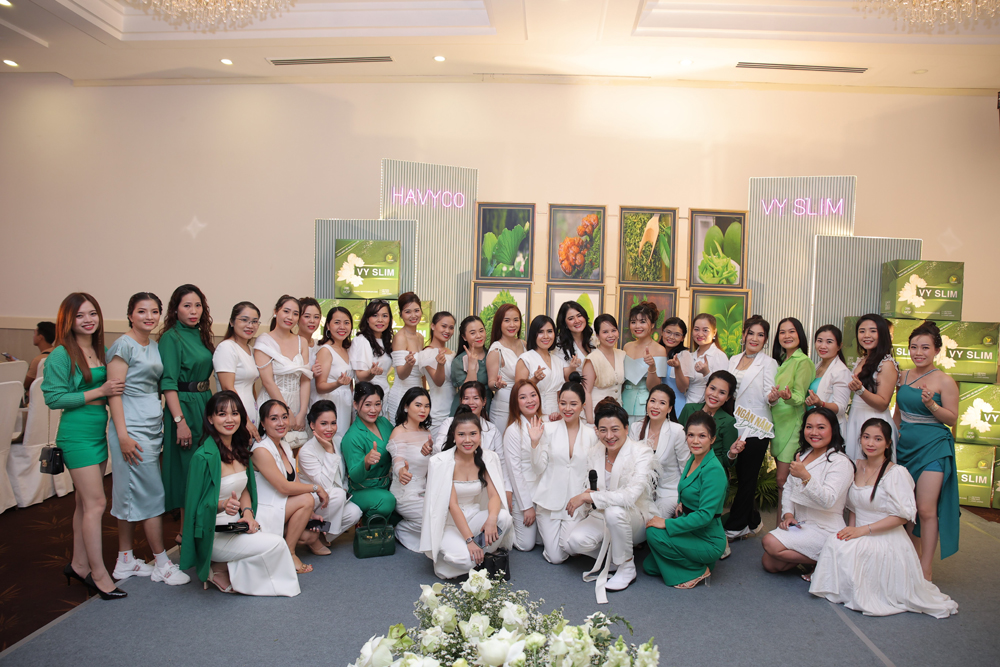 Láo Soái Nhi, Hoài Thu đọ dáng nóng bỏng trong sự kiện ra mắt sản phẩm của Havyco Group - 4