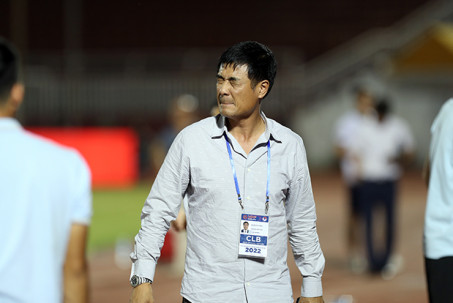 Dàn huyền thoại bóng đá Việt Nam đấu trí đầy cảm xúc ở "chung kết ngược" V-League