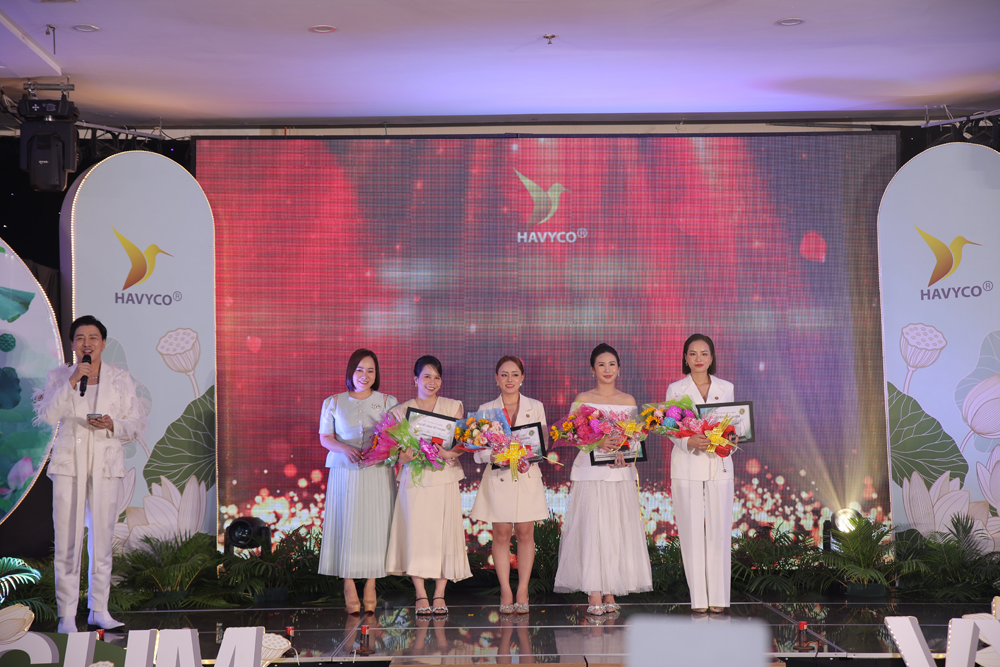 Láo Soái Nhi, Hoài Thu đọ dáng nóng bỏng trong sự kiện ra mắt sản phẩm của Havyco Group - 7