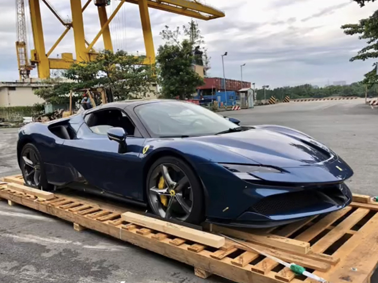 Tin tức ô tô - "Ngựa chồm" Ferrari SF90 Spider của Cường Đôla đã cập cảng Việt Nam