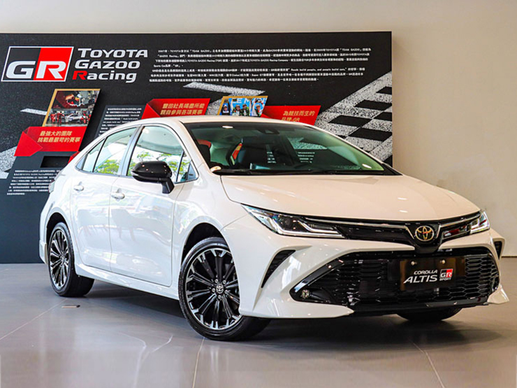 Tin tức ô tô - Toyota Corolla Altis GR-S lộ thông tin đăng kiểm tại Việt Nam