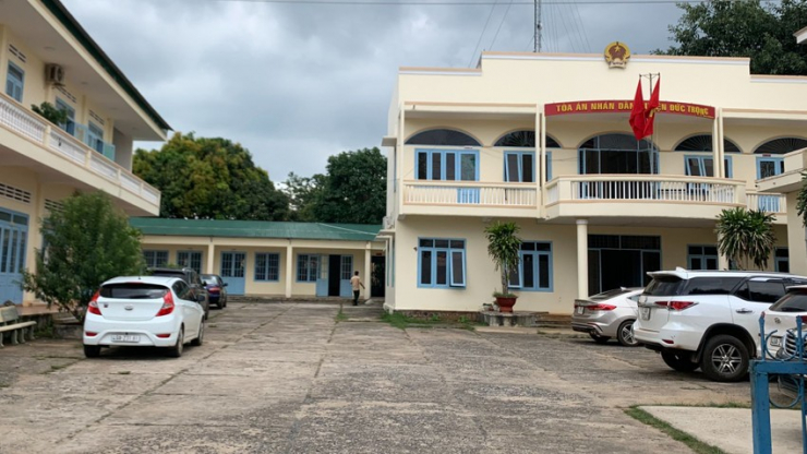 Chánh án và thẩm phán của TAND huyện Đức Trọng bị Cơ quan điều tra VKSND Tối cao trong việc đề nghị xử lý trách nhiệm do vi phạm tố tụng. Ảnh: HIẾU NGHĨA