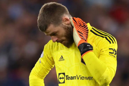 De Gea vừa thất nghiệp, fan MU lập tức trở mặt: Làm video 2 tiếng toàn pha bóng tồi tệ