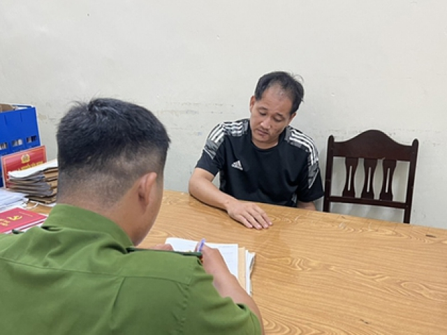 Pháp luật - Người đàn ông bị bắt khi dừng xe lấy "gói hàng"