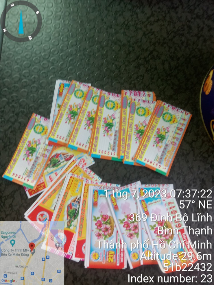 Tập vé số 42 tờ để quên trên ghế