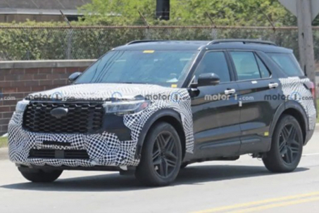 Ford Explorer phiên bản nâng cấp mới bị bắt gặp trong lớp ngụy trang