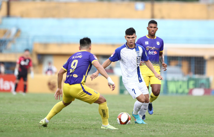 Trực tiếp bóng đá Hà Nội - SLNA: Nuối tiếc Thành Chung hụt bàn thắng (V-League) (Hết giờ) - 3