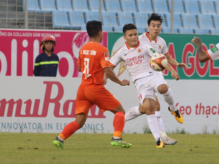 Quang Hải có trận đầu tiên tại V-League sau 1 năm xuất ngoại
