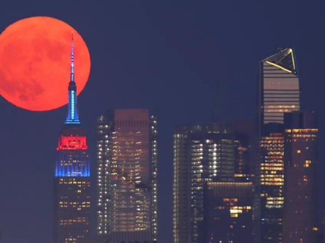 Công nghệ thông tin - Đêm nay có "trăng máu cải trang" khổng lồ, từ Việt Nam xem cực đẹp