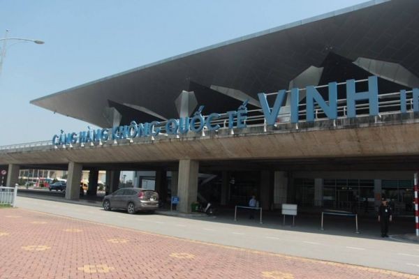 Cảng Hàng không quốc tế Vinh tạm đóng cửa trong 24 giờ để sửa chữa, khắc phục sự cố nứt đường băng.