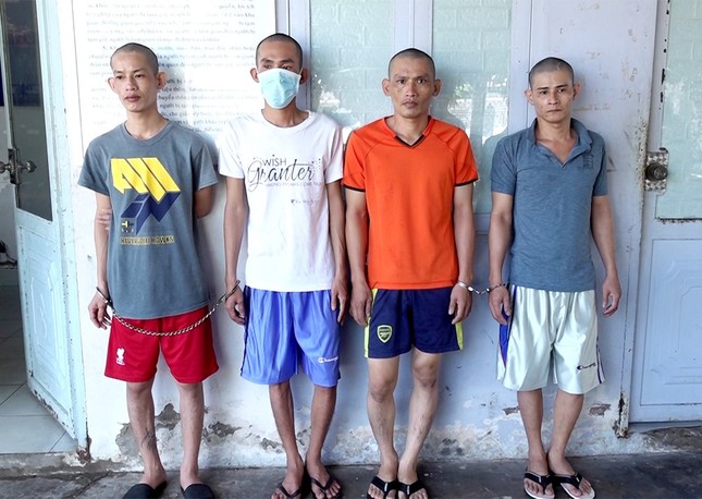 Nhóm anh em Nguyễn Văn Hai.