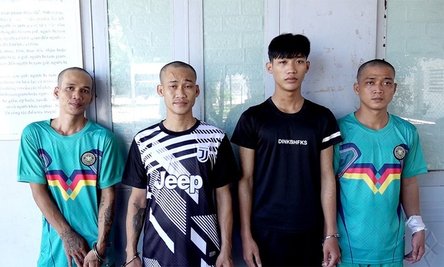 Nhóm anh em Cù Văn Ngọc.