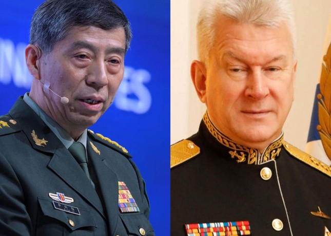 Bộ trưởng Quốc phòng Trung Quốc Lý Thượng Phúc (phải) và Đô đốc Nikolai Yevmenov. (Ảnh: Reuters)