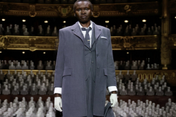 Thời trang - Haute Couture FW23 của Thom Browne mang đến sân khấu một bảng màu xám