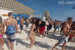 Tranh vui - Khả năng có hạn nhưng thích thể hiện và cái kết khó đỡ của các người đẹp