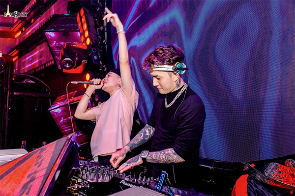 Đam mê nghệ thuật không biên giới - Hành trình chuyển từ piano đến DJ của anh Hoàng Ân