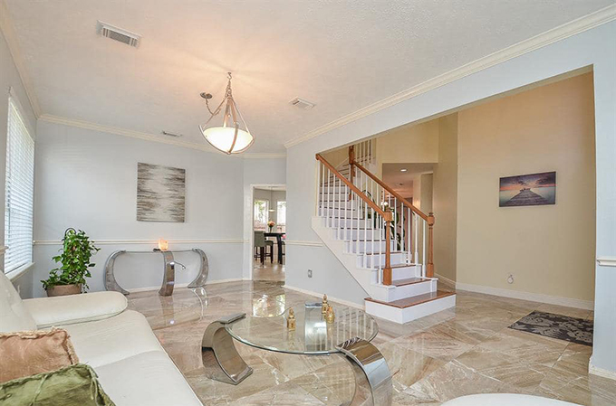 Cơ ngơi đẳng cấp của ca sĩ vừa xuất hiện khác lạ sau phẫu thuật hàm và cổ khiến fan không nhận ra - 6