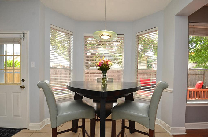 Cơ ngơi đẳng cấp của ca sĩ vừa xuất hiện khác lạ sau phẫu thuật hàm và cổ khiến fan không nhận ra - 8