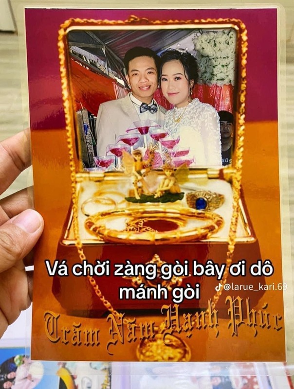 Kết hôn năm 2019, cặp đôi ngắm ảnh cưới như thời “ông bà anh“ - 4