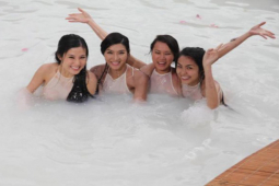 Đời sống Showbiz - Sao nữ đẻ 3 con vẫn đẹp mơn mởn khiến Mai Phương Thuý ngại không dám đứng gần