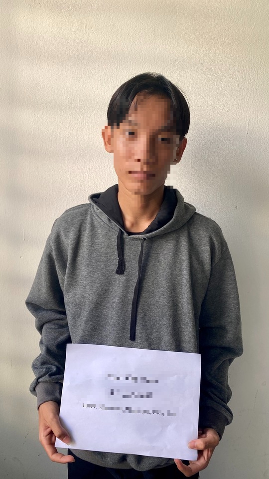 T. khai nhận việc cắt dây treo cờ là để phá phách chứ không có mục đích khác