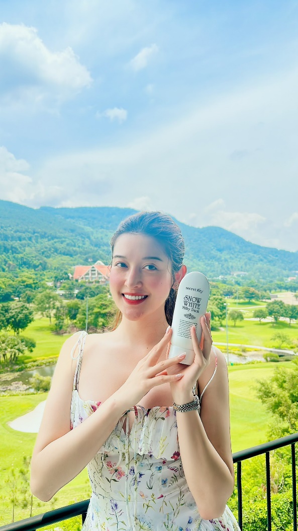 Khám phá kem trắng da body bật tông siêu hot mà Á hậu Huyền My review - 3