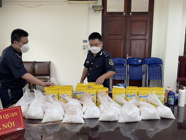 Pháp luật - Nửa đầu năm, phát hiện, bắt giữ hơn 1 tấn ma túy tuồn từ nước ngoài vào Việt Nam