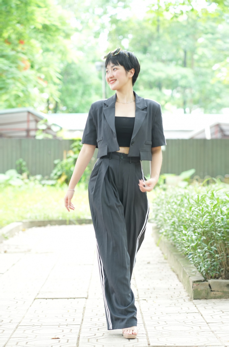 Ảnh ngoài đời của nữ diễn viên bị dìm nhan sắc trong 'Nơi giấc mơ tìm về' - 3