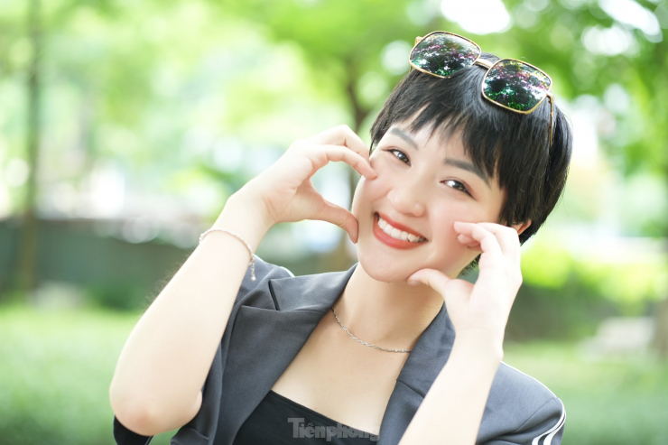 Ảnh ngoài đời của nữ diễn viên bị dìm nhan sắc trong 'Nơi giấc mơ tìm về' - 4