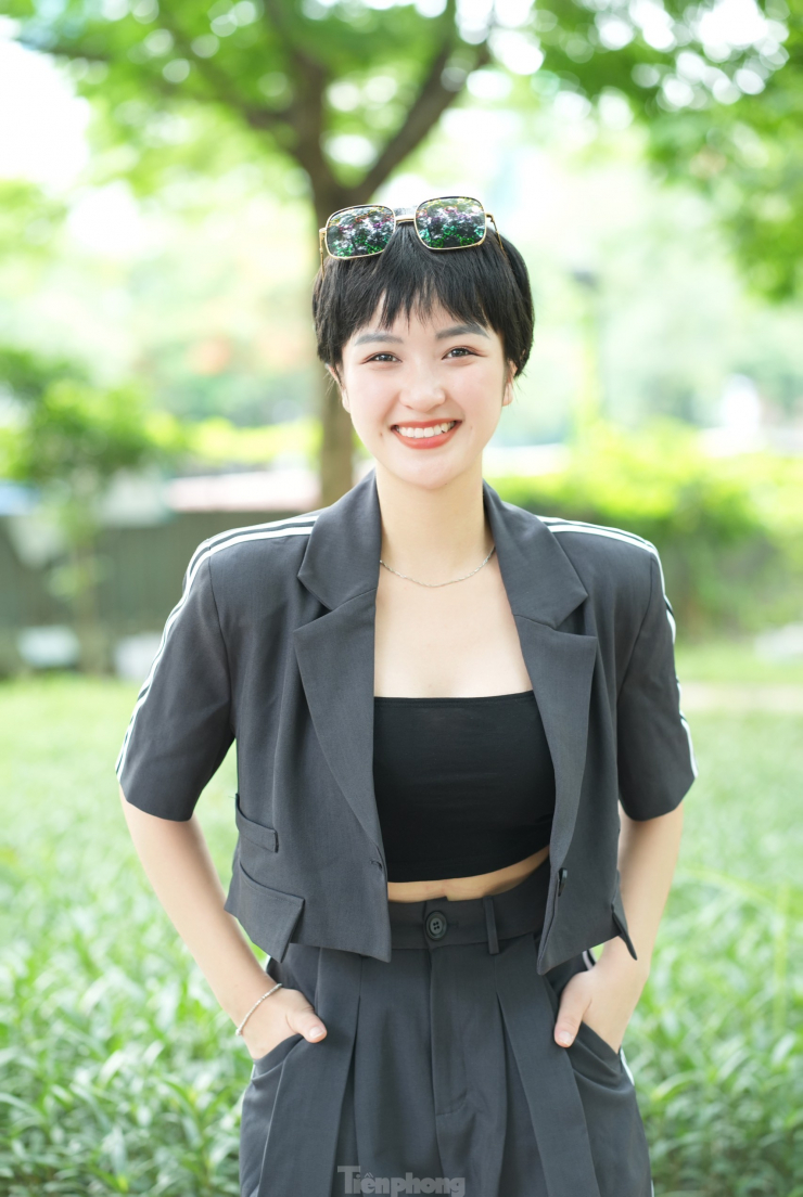 Ảnh ngoài đời của nữ diễn viên bị dìm nhan sắc trong 'Nơi giấc mơ tìm về' - 6