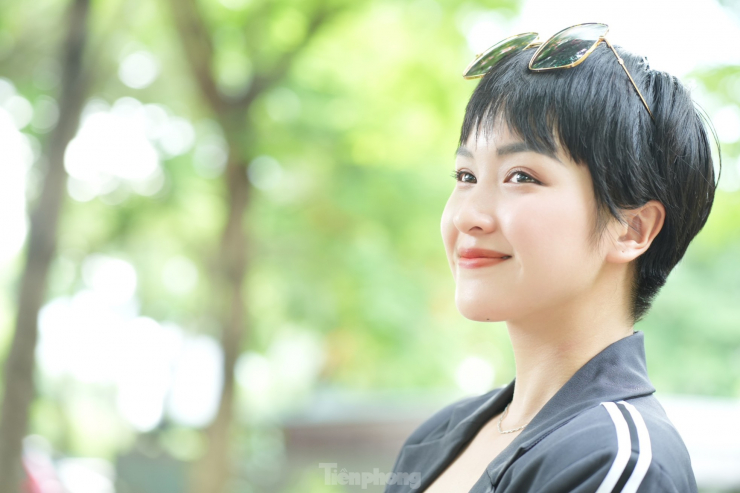 Ảnh ngoài đời của nữ diễn viên bị dìm nhan sắc trong 'Nơi giấc mơ tìm về' - 9