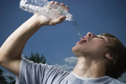 Sức khỏe đời sống - Một phụ nữ chết vì say nắng, lưu ý ngay những điều này