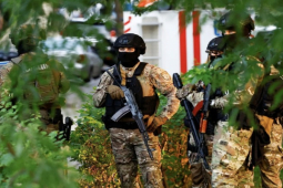 Thế giới - Người đàn ông ném thiết bị nổ trong tòa án ở Kiev, cố thủ và cho nổ tung chính mình