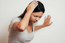 Sức khỏe đời sống - Đau đầu thường không đáng lo, nhưng kèm theo dấu hiệu này cực kỳ nguy hiểm