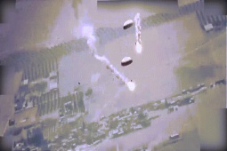 Thế giới - Lầu Năm Góc giải mật video máy bay Nga chạm trán máy bay không người lái Mỹ