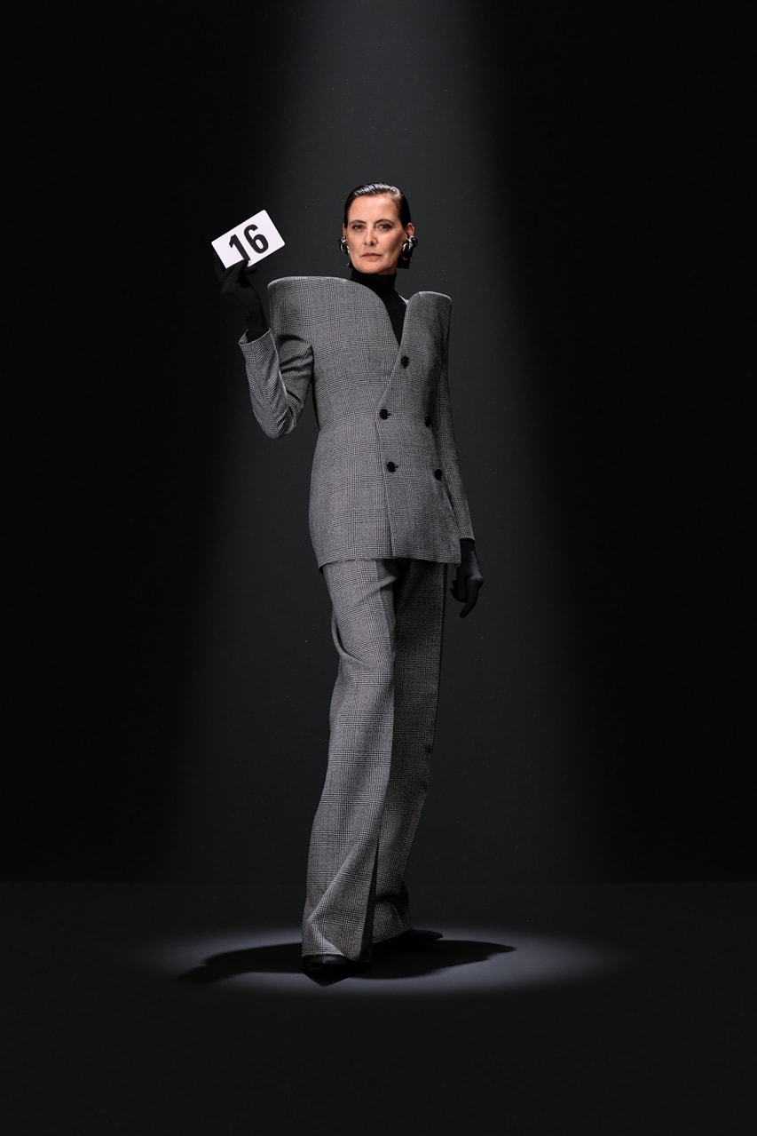 BST đẹp lộng lẫy của Balenciaga Couture vinh danh nghề thủ công - 16