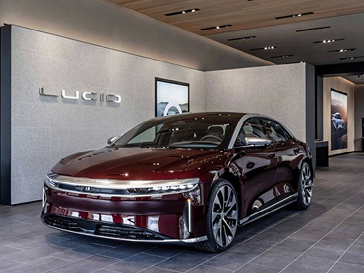 Hãng Lucid Air đánh bại Tesla về mẫu xe điện có tốc độ sạc nhanh nhất thế giới - 1