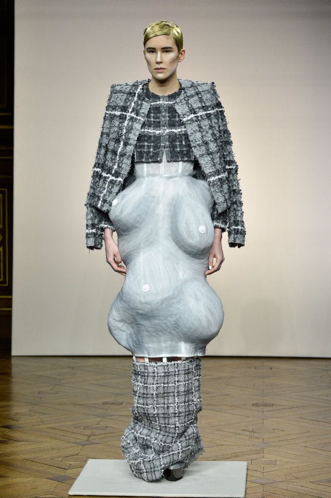 Những sàn diễn kỳ quặc nhất mọi thời đại của Thom Browne - 5