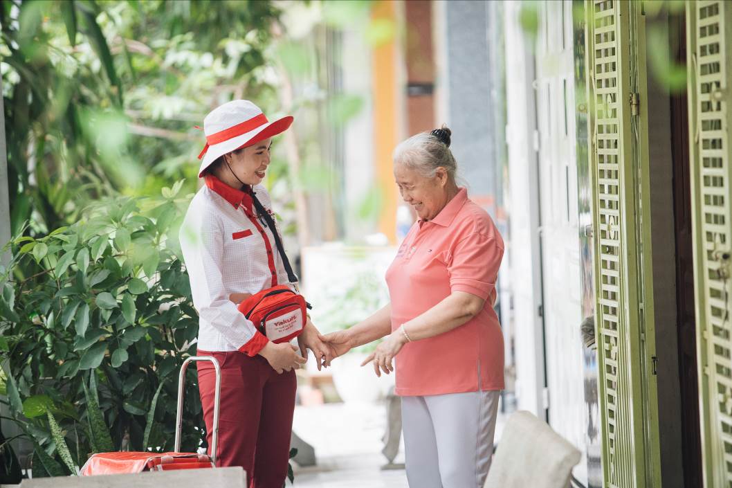 Tấm lòng của chị đã cảm hóa khách hàng, từ xa lạ trở nên thân thiết