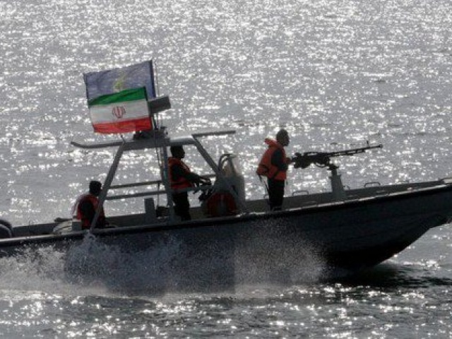 Thế giới - Hải quân Mỹ lên tiếng vụ Iran "chặn bắt tàu thương mại"