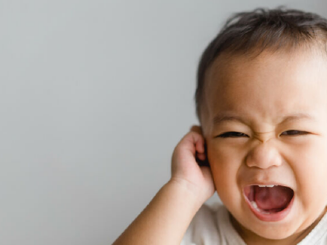 Sức khỏe đời sống - Thổi bồ hóng, bôi thuốc bột trị viêm tai giữa... gây biến chứng nặng