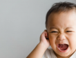 Thổi bồ hóng, bôi thuốc bột trị viêm tai giữa... gây biến chứng nặng