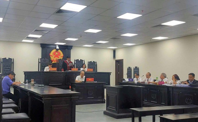 Phiên tòa vắng mặt cả bị cáo Phan Thị Hương Thủy và ông Nguyễn Văn Chiến. Ảnh: V.C.