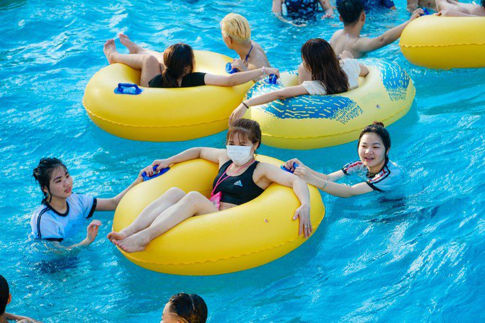 Dịp này cũng là thời gian học sinh được nghỉ hè nên lượng khách cũng có tăng hơn so với thời điểm trước.