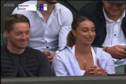 Thể thao - Nóng nhất thể thao trưa 7/7: Mỹ nhân phấn khích vì bạn trai thắng sốc ở Wimbledon