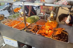 Tin tức trong ngày - Thông tin bất ngờ vụ quán cơm bình dân gần BV Bạch Mai bị tố "chặt chém" 160 nghìn đồng/suất