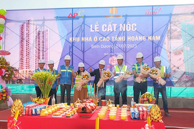 Hoàng Nam cất nóc dự án Honas Residence vượt tiến độ cam kết với khách hàng